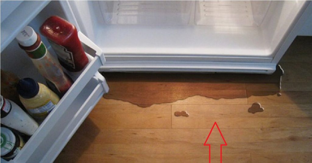 Tại sao nước chảy ra sàn nhà ở tủ lạnh Hitachi?